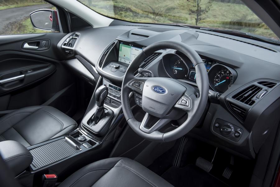 Панель приборов Ford Kuga 2017 года  (UK) (фото 54 из 60)